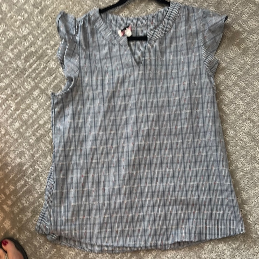 ANDREE BY UNIT Gray Ruffled Blouse